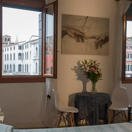 Magic Rialto Guest house 2*