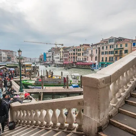 Magic Rialto Guest house