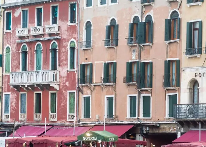 Πανσιόν Magic Rialto